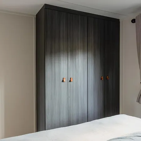 Met 3 Slaapkamers In Bosrijke Omgeving Holiday home