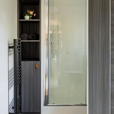 Met 3 Slaapkamers In Bosrijke Omgeving Casa de Férias *