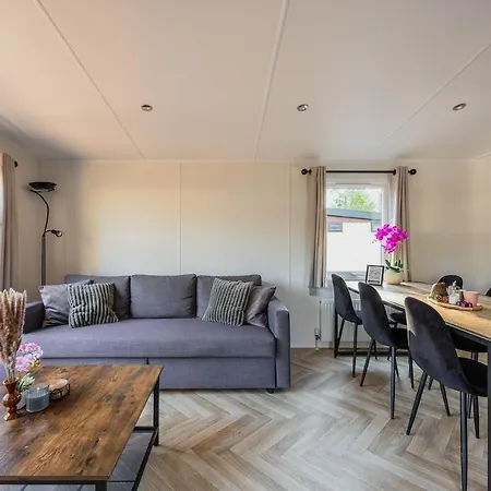 Met 3 Slaapkamers In Bosrijke Omgeving * Doornspijk