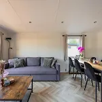 Met 3 Slaapkamers In Bosrijke Omgeving * Doornspijk